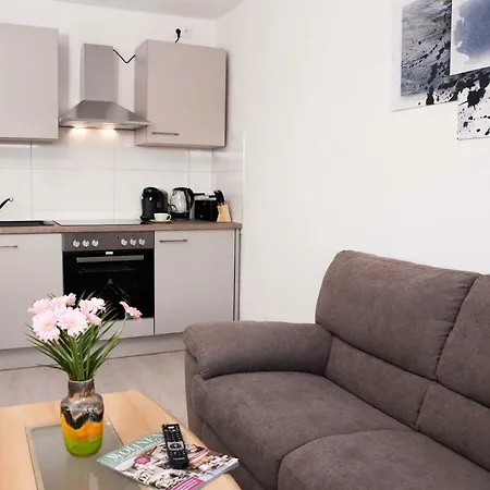 Butterfly Apartment *